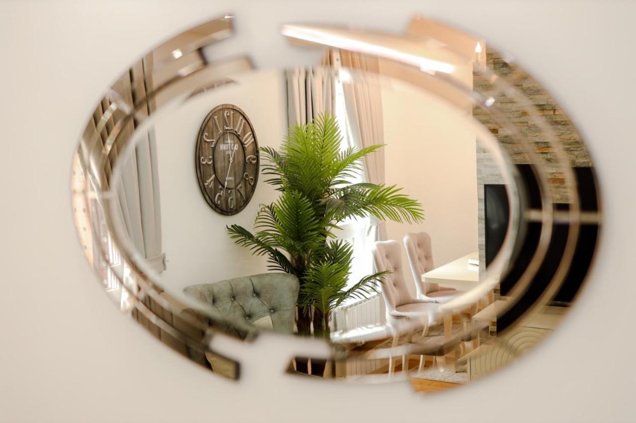 Fontana Apartmani Free Parking トゥズラ エクステリア 写真